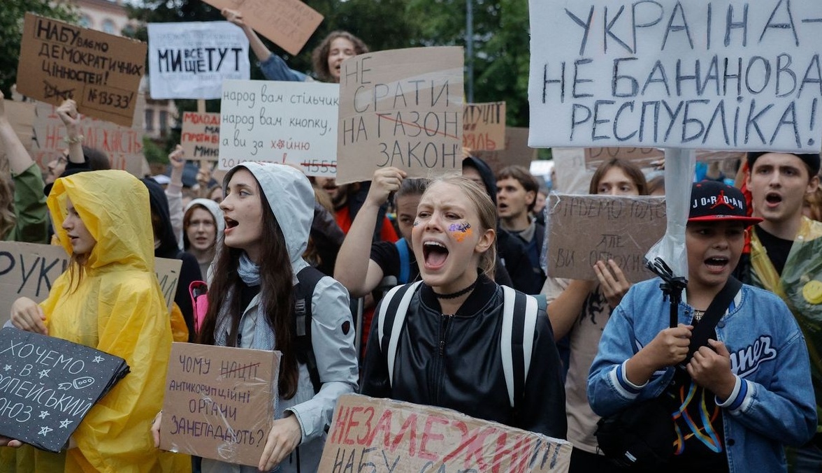 Ukraine: Bê bối tham nhũng lớn trong lĩnh vực năng lượng