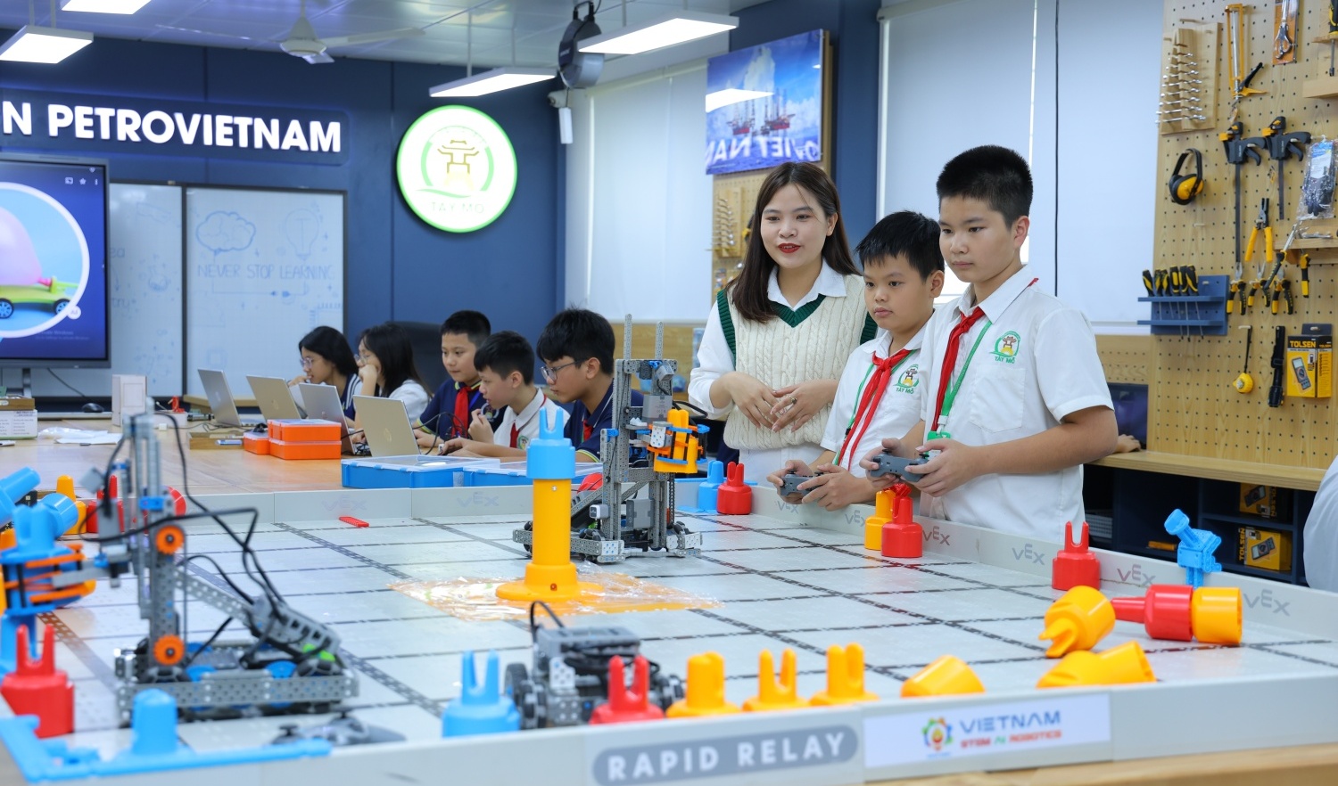 Petrovietnam đồng hành cùng Phú Thọ mở đường cho giáo dục STEM phát triển mạnh mẽ