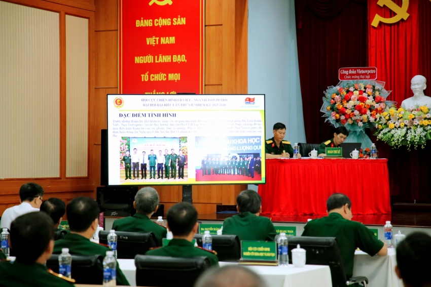 Hội Cựu chiến binh Vietsovpetro, phát huy bản chất “Bộ đội Cụ Hồ”: Trung thành – Đoàn kết – Gương mẫu – Đổi mới – Nghĩa tình Hội CCB Vietsovpetro phát huy phẩm chất “Bộ đội Cụ Hồ”: Trung thành - Đoàn kết - Gương mẫu - Đổi mới - Nghĩa tình