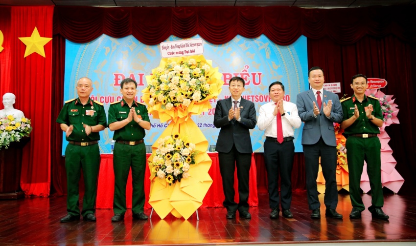 Hội Cựu chiến binh Vietsovpetro, phát huy bản chất “Bộ đội Cụ Hồ”: Trung thành – Đoàn kết – Gương mẫu – Đổi mới – Nghĩa tình Hội CCB Vietsovpetro phát huy phẩm chất “Bộ đội Cụ Hồ”: Trung thành - Đoàn kết - Gương mẫu - Đổi mới - Nghĩa tình