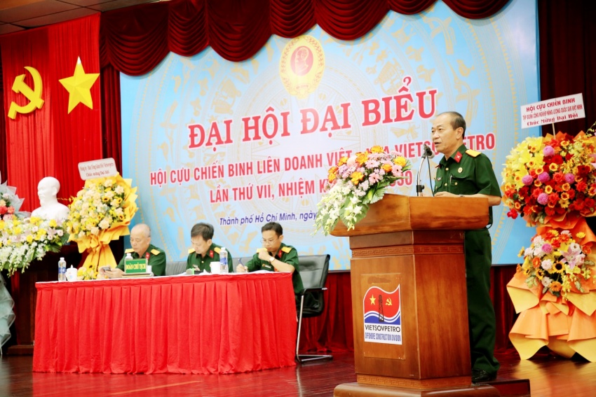 Hội Cựu chiến binh Vietsovpetro, phát huy bản chất “Bộ đội Cụ Hồ”: Trung thành – Đoàn kết – Gương mẫu – Đổi mới – Nghĩa tình Hội CCB Vietsovpetro phát huy phẩm chất “Bộ đội Cụ Hồ”: Trung thành - Đoàn kết - Gương mẫu - Đổi mới - Nghĩa tình