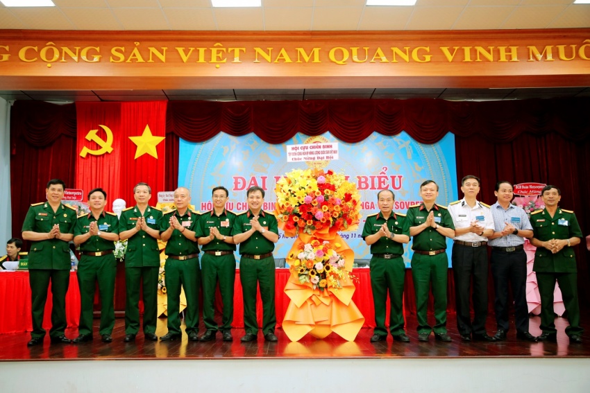 Hội Cựu chiến binh Vietsovpetro, phát huy bản chất “Bộ đội Cụ Hồ”: Trung thành – Đoàn kết – Gương mẫu – Đổi mới – Nghĩa tình Hội CCB Vietsovpetro phát huy phẩm chất “Bộ đội Cụ Hồ”: Trung thành - Đoàn kết - Gương mẫu - Đổi mới - Nghĩa tình