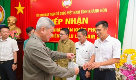 [Chùm ảnh] Petrovietnam chung tay hỗ trợ tỉnh Khánh Hòa khắc phục hậu quả mưa lũ