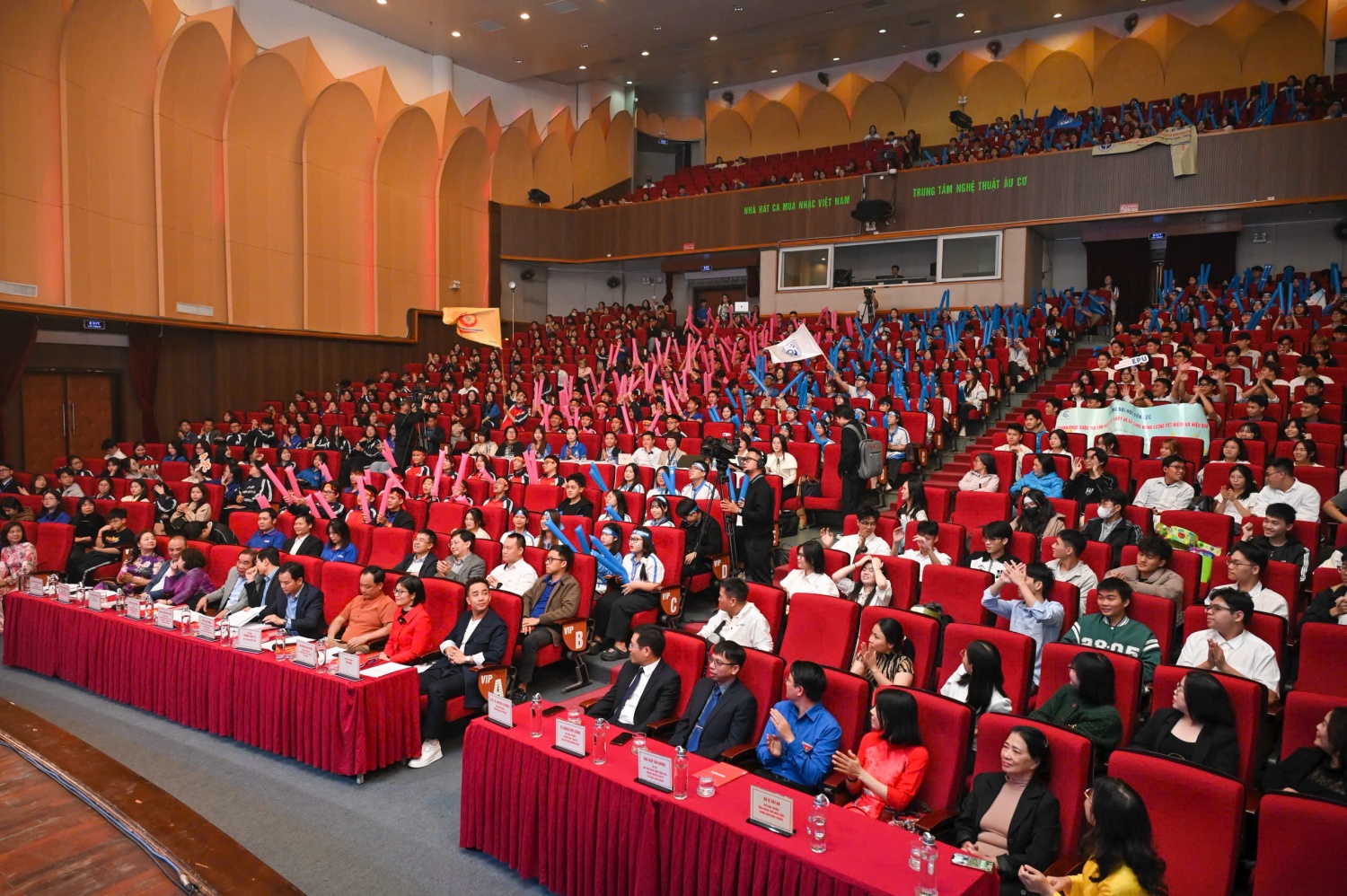 Đại học Kinh tế – Kỹ thuật Công nghiệp vô địch cuộc thi tiết kiệm năng lượng Đại học Kinh tế - Kỹ thuật Công nghiệp vô địch cuộc thi về tiết kiệm năng lượng