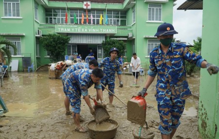 Tập trung khôi phục sản xuất, ổn định đời sống nhân dân sau mưa lũ