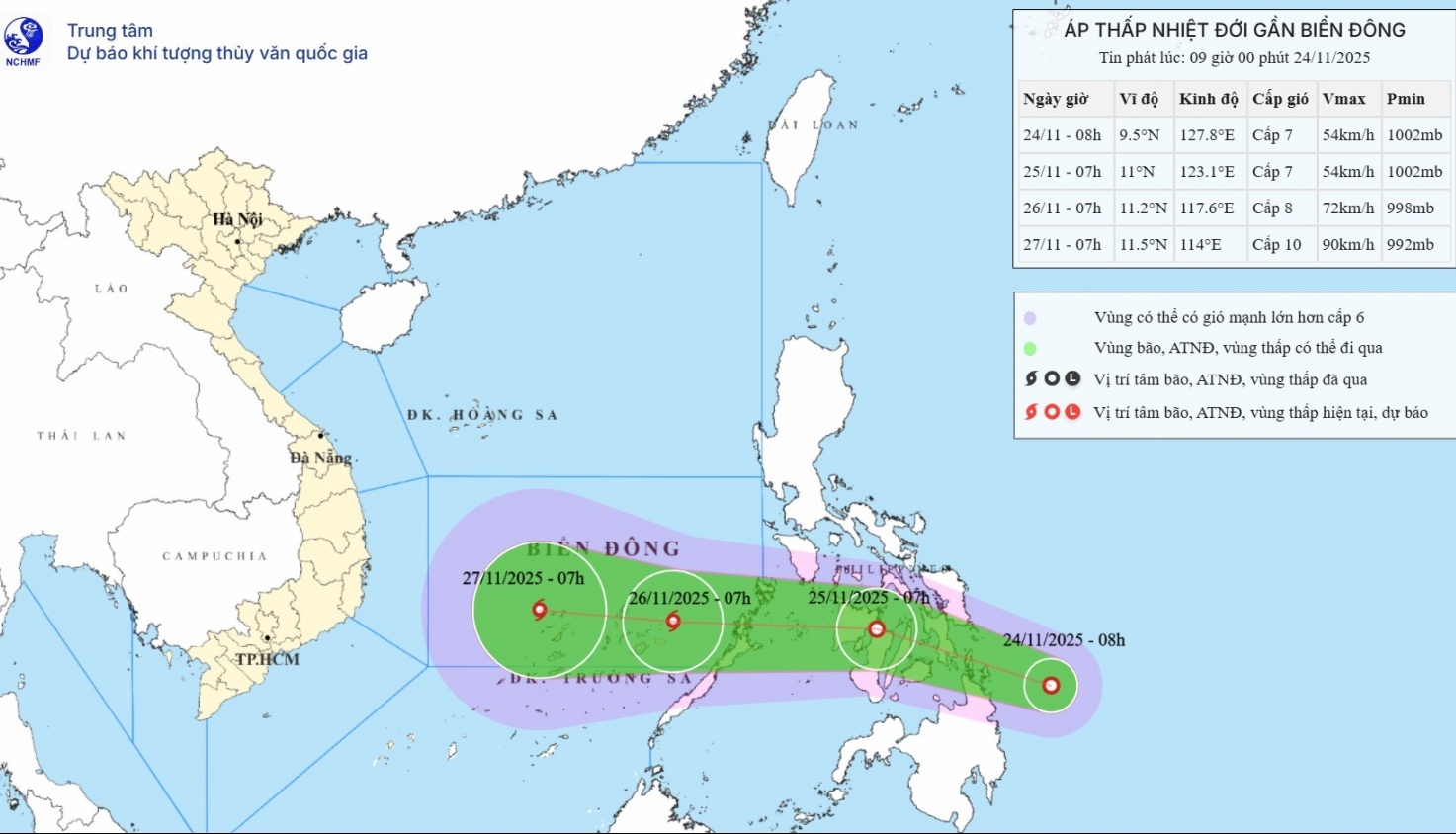 Biển Đông xuất hiện áp thấp nhiệt đới, cảnh báo mưa diện rộng tại miền Trung