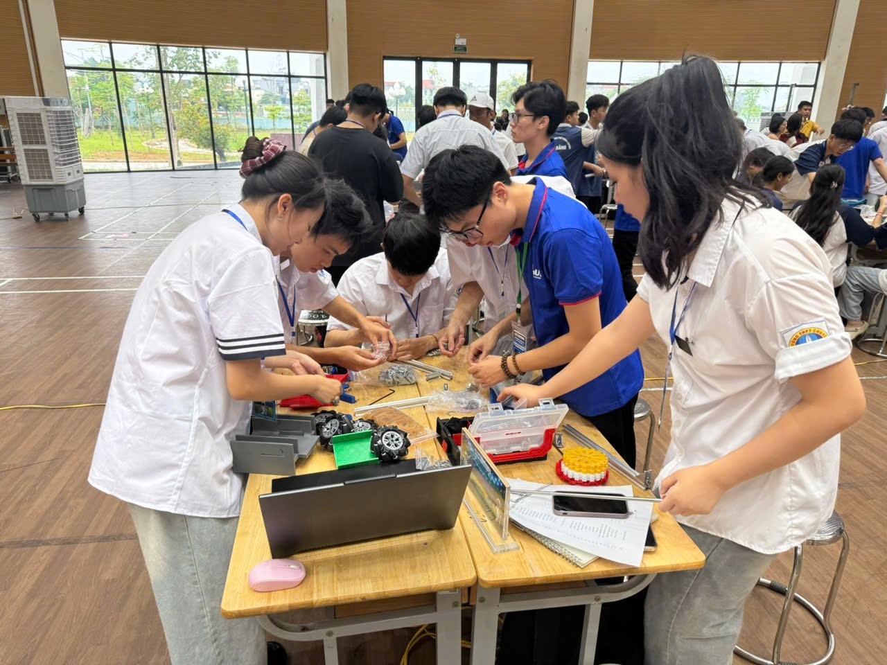 Phòng STEM từ Petrovietnam: Cú hích đổi mới giáo dục cho những ngôi trường vùng khó khăn Phòng STEM từ Petrovietnam: Cú hích đổi mới giáo dục cho những ngôi trường vùng khó khăn