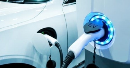 "Cuộc chiến" giá cả trên thị trường xe điện