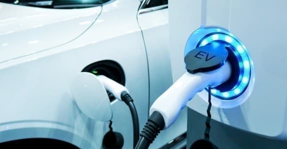 "Cuộc chiến" giá cả trên thị trường xe điện