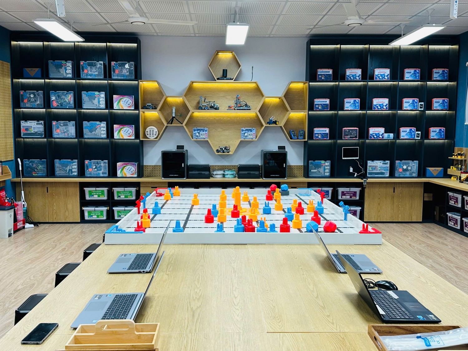 Lan tỏa đam mê khoa học và đổi mới phương thức giảng dạy