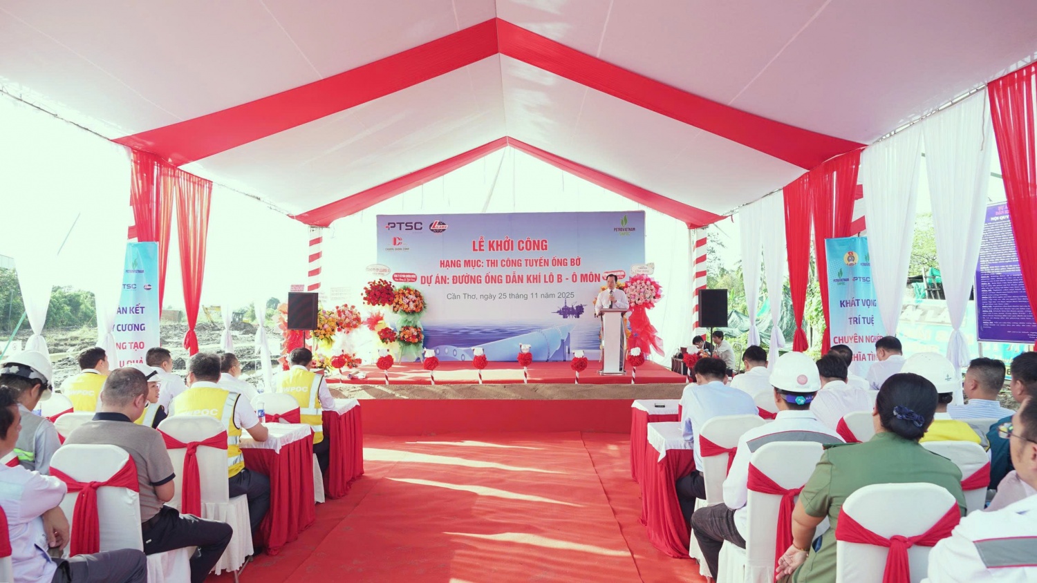 Khởi công thi công tuyến ống bờ Lô B - Ô Môn tại Cần Thơ Khởi công thi công tuyến ống bờ Lô B - Ô Môn tại Cần Thơ