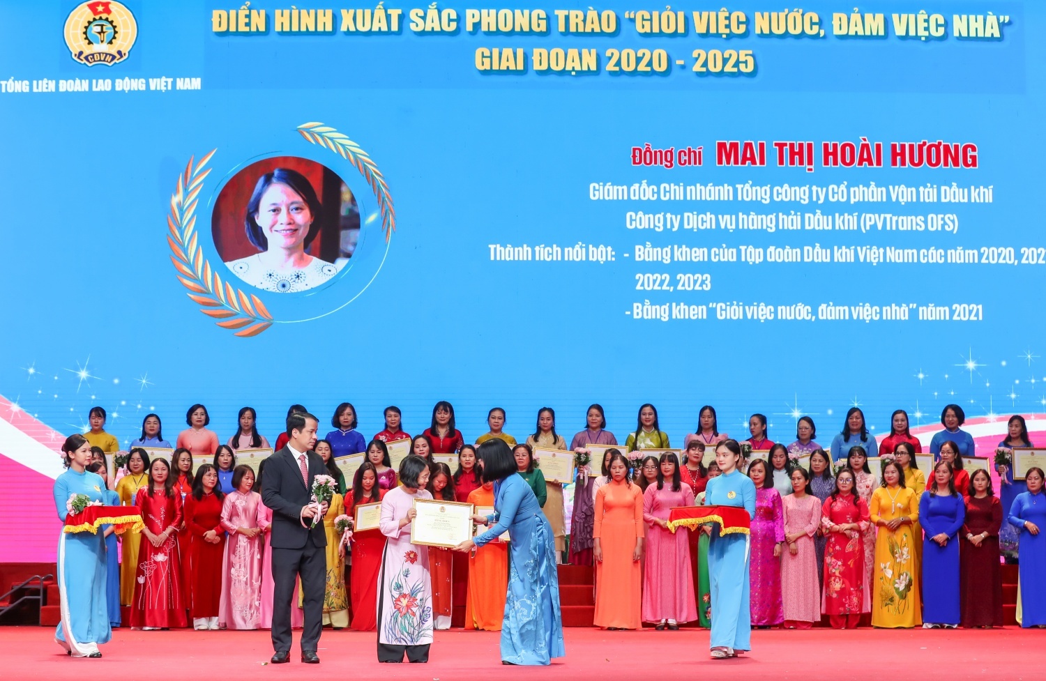 Đồng chí Mai Thị Hoài Hương được vinh danh điển hình xuất sắc phong trào “Giỏi việc nước, đảm việc nhà“ giai đoan 2020-2025 Đồng chí Mai Thị Hoài Hương được vinh danh điển hình xuất sắc phong trào “Giỏi việc nước, đảm việc nhà“ giai đoan 2020-2025