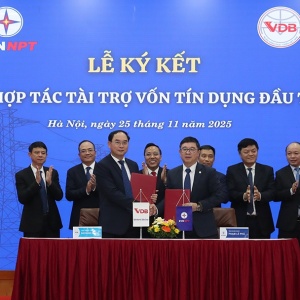 EVNNPT ký thỏa thuận hợp tác tài trợ vốn tín dụng đầu tư của Nhà nước với Ngân hàng Phát triển Việt Nam
