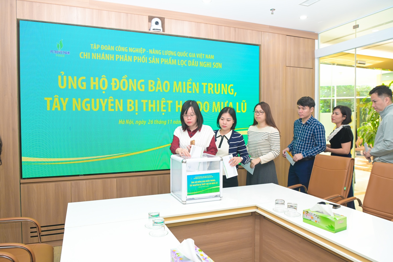  người lao động VPI tại khu vực Hà Nội quyên góp ủng hộ đồng bào miền Trung và Tây Nguyên khắc phục hậu quả bão lũ