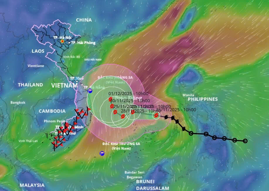 Dự báo hai kịch bản di chuyển của bão số 15 (Koto)