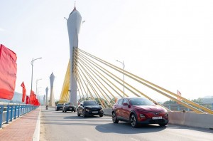 VinFast VF 6 hút khách dịp cuối năm: Giá lăn bánh rẻ hơn A-SUV, chạy cả vạn km với chi phí 0 đồng