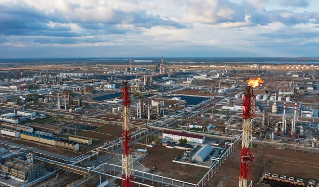 Dầu Nga chảy mạnh vào Ấn Độ trước lệnh trừng phạt