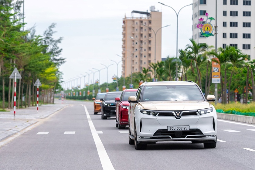 Xe 1,5 tỷ đồng mang trải nghiệm ngang xe 4 tỷ đồng: VinFast VF 9 hút doanh nhân nhờ giá trị vượt tầm