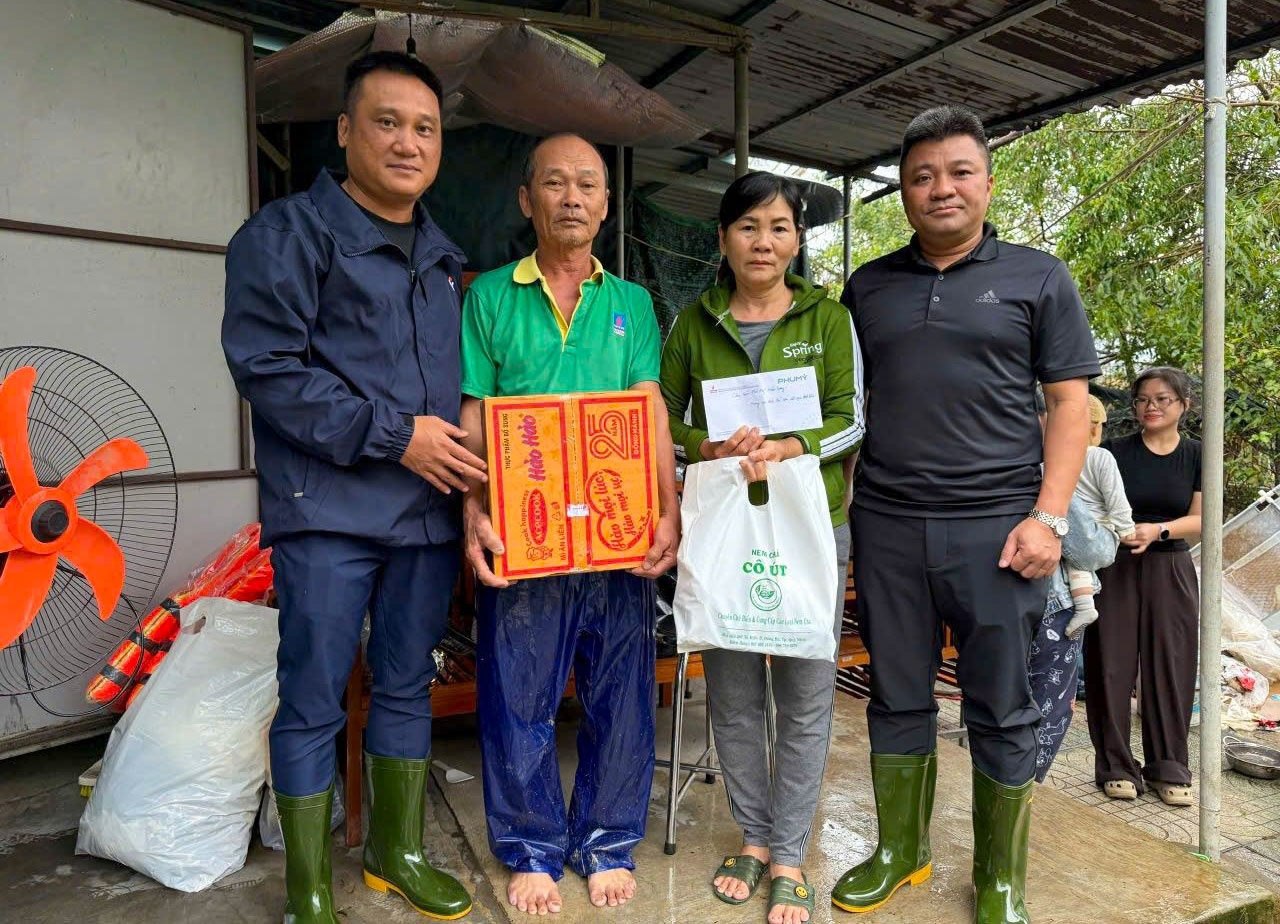 PVFCCo – Phú Mỹ sẻ chia cùng đồng bào vùng lũ miền Trung và Tây Nguyên PVFCCo – Phú Mỹ sẻ chia cùng đồng bào vùng lũ miền Trung và Tây Nguyên