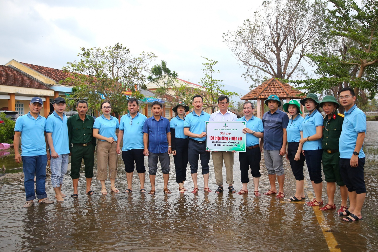 BSR trao hỗ trợ Trường THCS Bùi Thị Xuân, xã Xuân Lộc