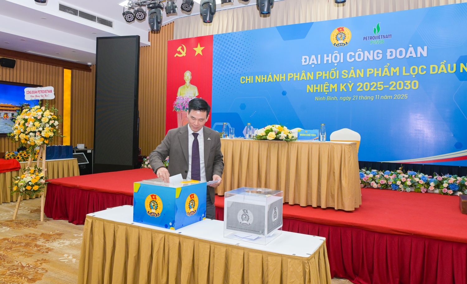 Công đoàn PVNDB xây dựng tổ chức Công đoàn vững mạnh, điểm tựa vững chắc cho người lao động Công đoàn PVNDB xây dựng tổ chức Công đoàn vững mạnh, điểm tựa vững chắc cho người lao động