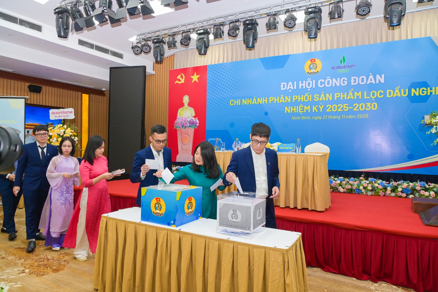 Công đoàn PVNDB xây dựng tổ chức Công đoàn vững mạnh, điểm tựa vững chắc cho người lao động Công đoàn PVNDB xây dựng tổ chức Công đoàn vững mạnh, điểm tựa vững chắc cho người lao động