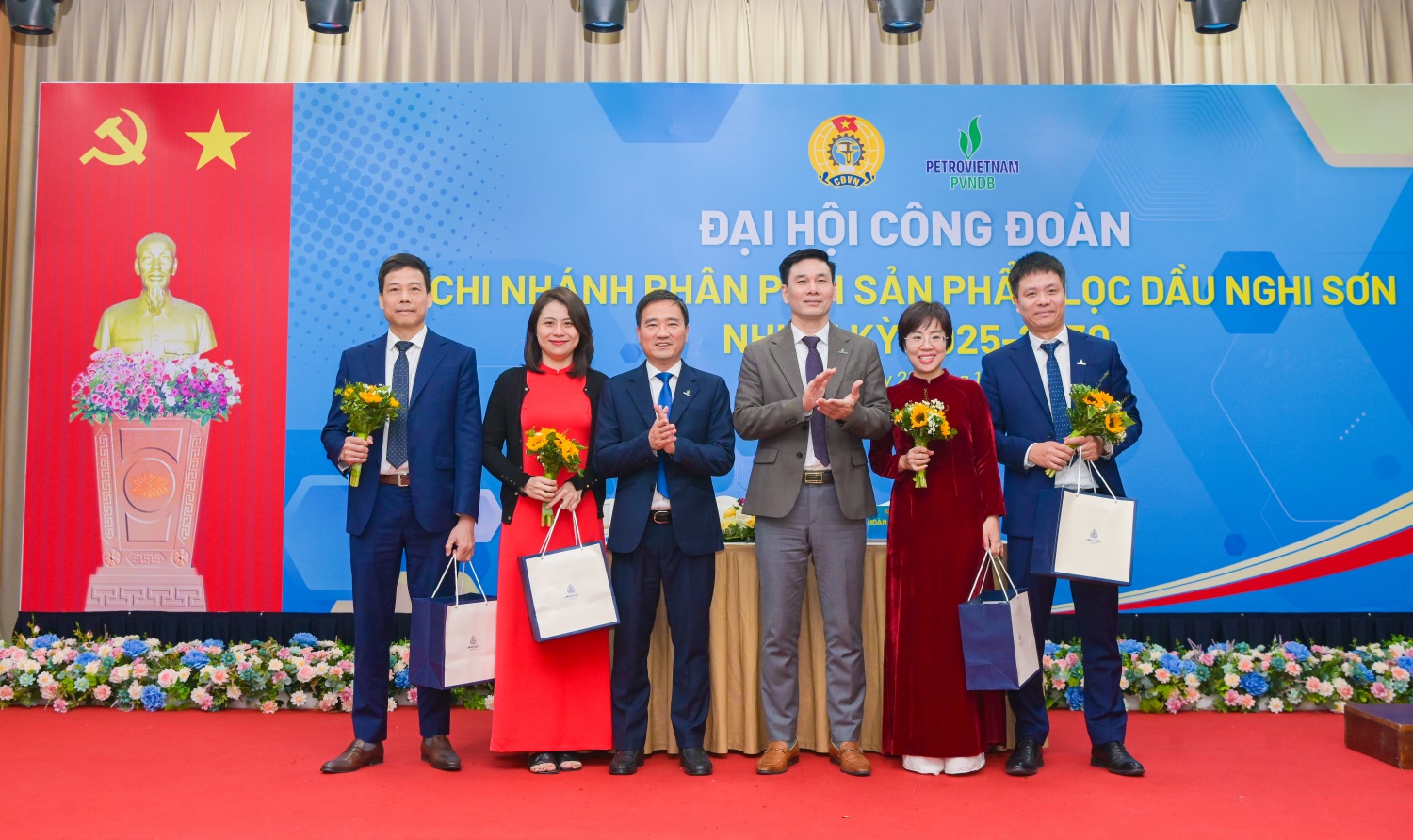 Công đoàn PVNDB xây dựng tổ chức Công đoàn vững mạnh, điểm tựa vững chắc cho người lao động Công đoàn PVNDB xây dựng tổ chức Công đoàn vững mạnh, điểm tựa vững chắc cho người lao động