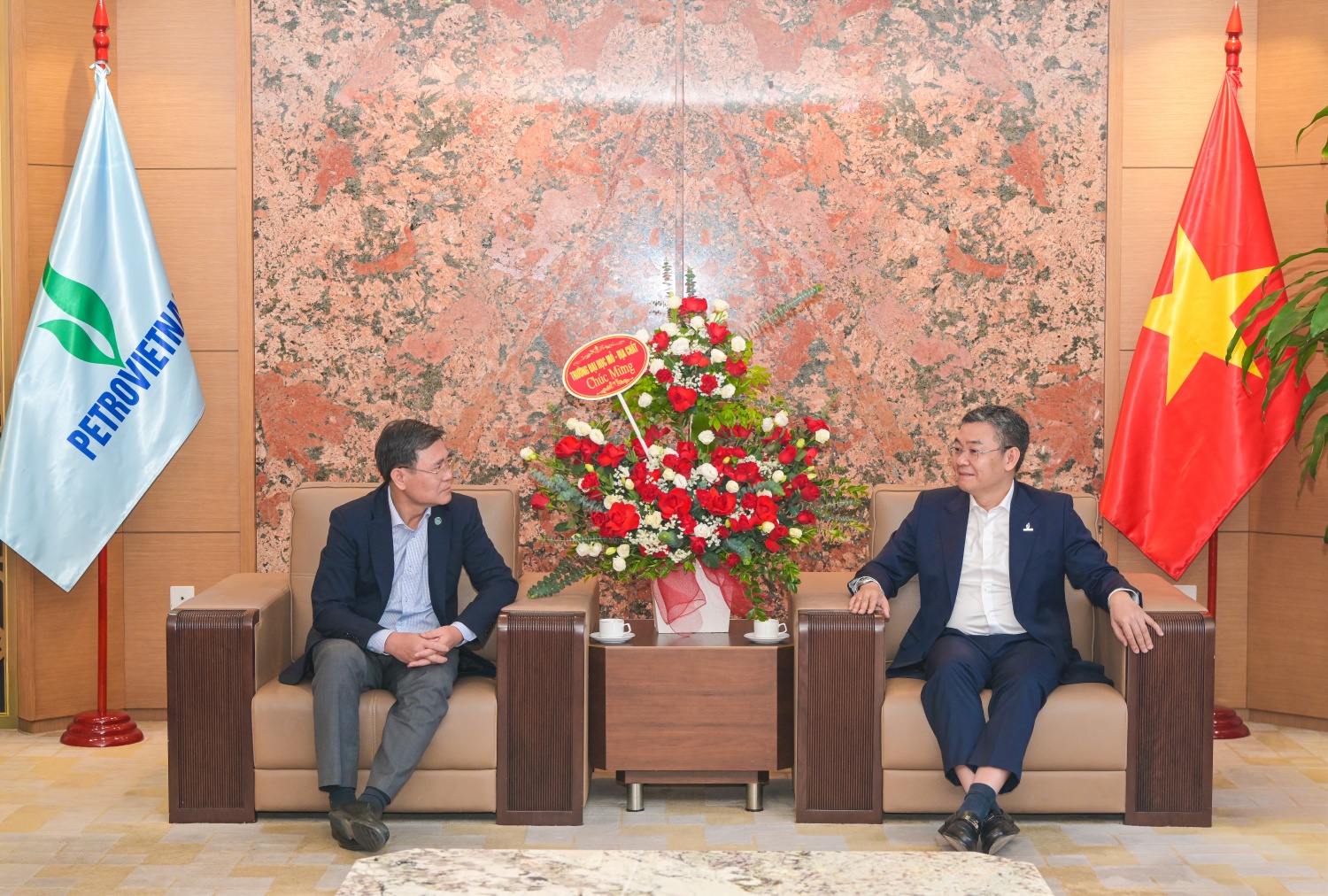 VNABC chúc mừng Petrovietnam nhân kỷ niệm 64 năm Ngày Truyền thống ngành Dầu khí Việt Nam