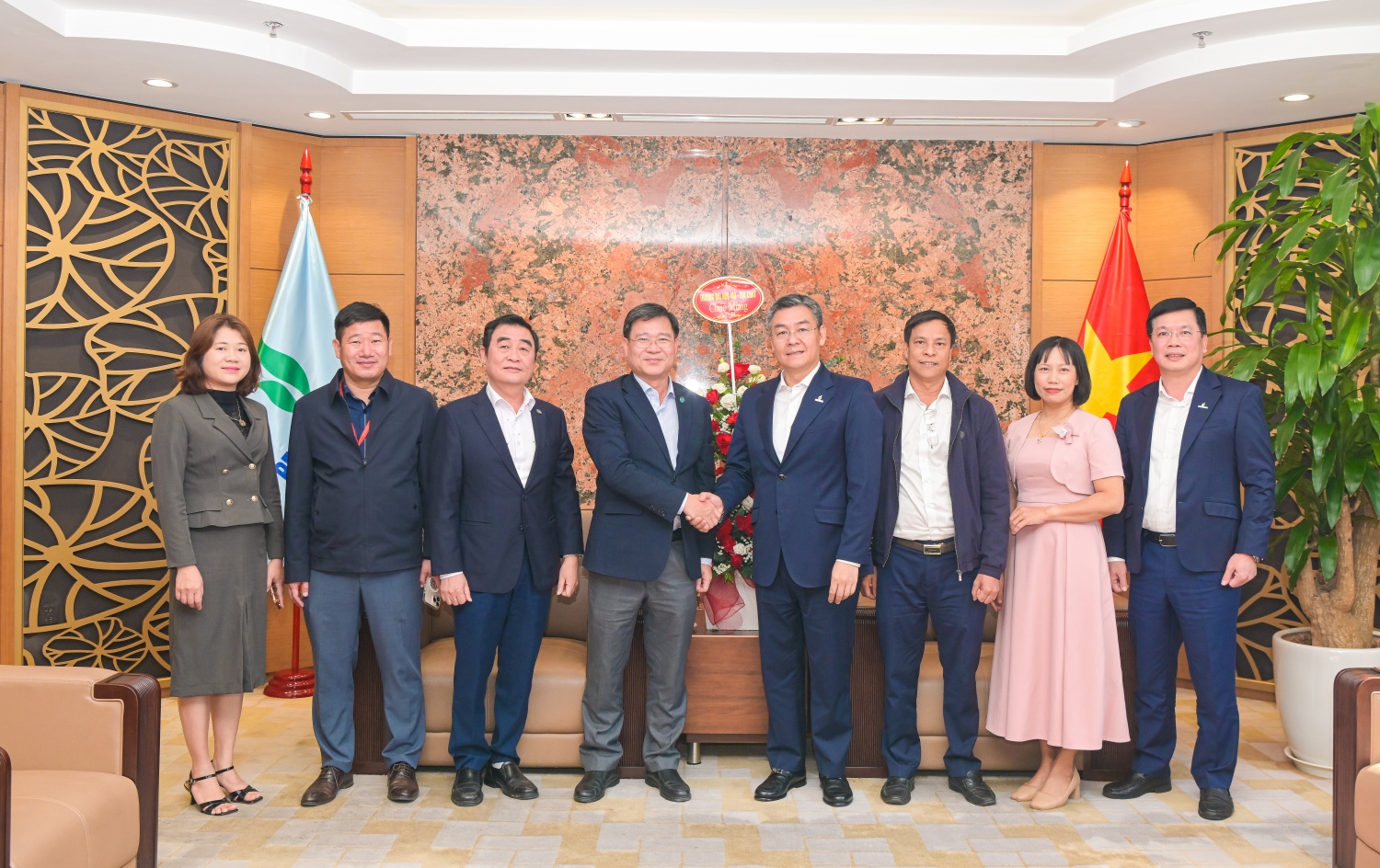 VNABC chúc mừng Petrovietnam nhân kỷ niệm 64 năm Ngày Truyền thống ngành Dầu khí Việt Nam