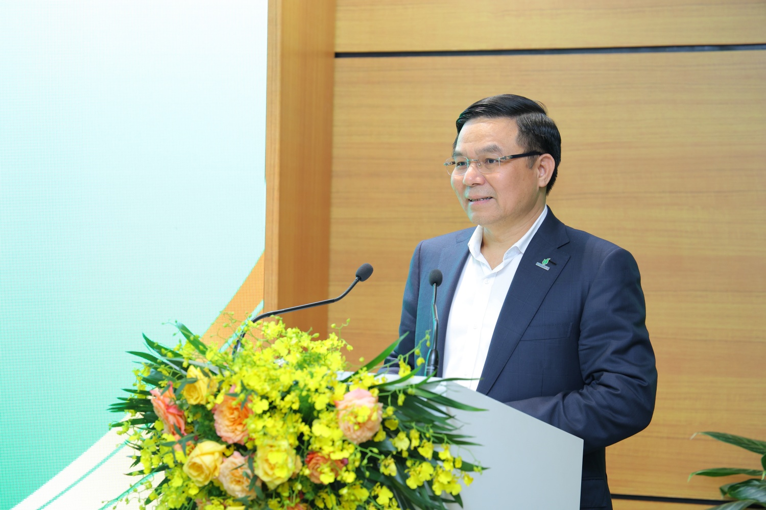 Petrovietnam tri ân cán bộ lãnh đạo qua các thời kỳ nhân kỷ niệm Ngày truyền thống ngành Dầu khí Việt Nam Petrovietnam tri ân cán bộ lãnh đạo qua các thời kỳ nhân kỷ niệm Ngày truyền thống ngành Dầu khí Việt Nam