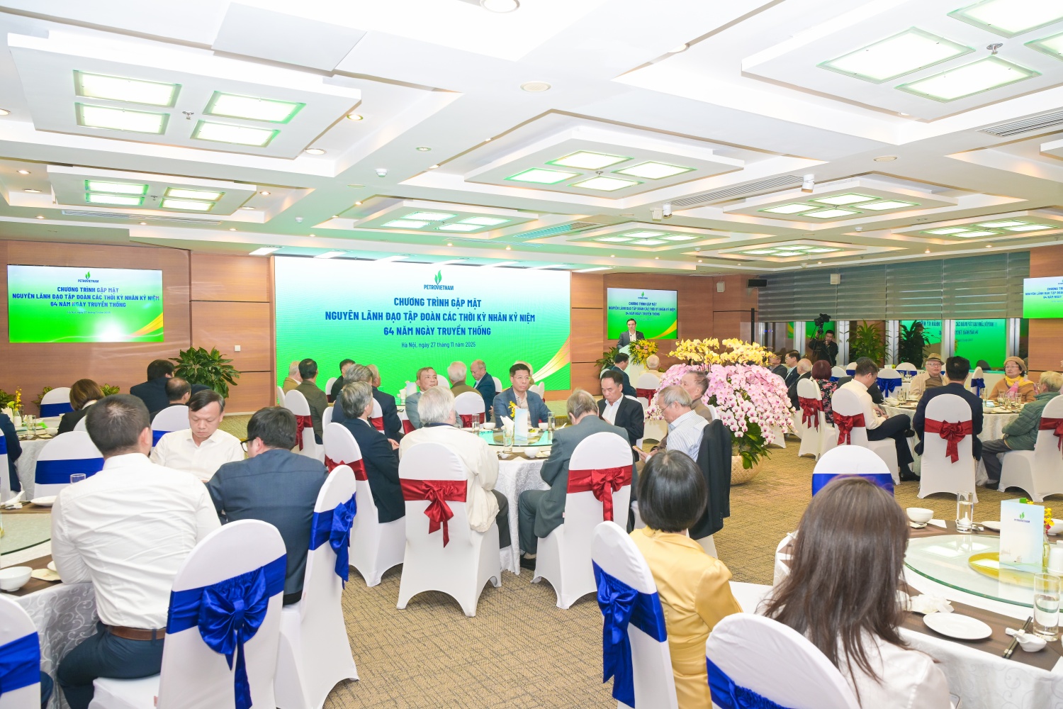 Petrovietnam tri ân cán bộ lãnh đạo qua các thời kỳ nhân kỷ niệm Ngày truyền thống ngành Dầu khí Việt Nam Petrovietnam tri ân cán bộ lãnh đạo qua các thời kỳ nhân kỷ niệm Ngày truyền thống ngành Dầu khí Việt Nam