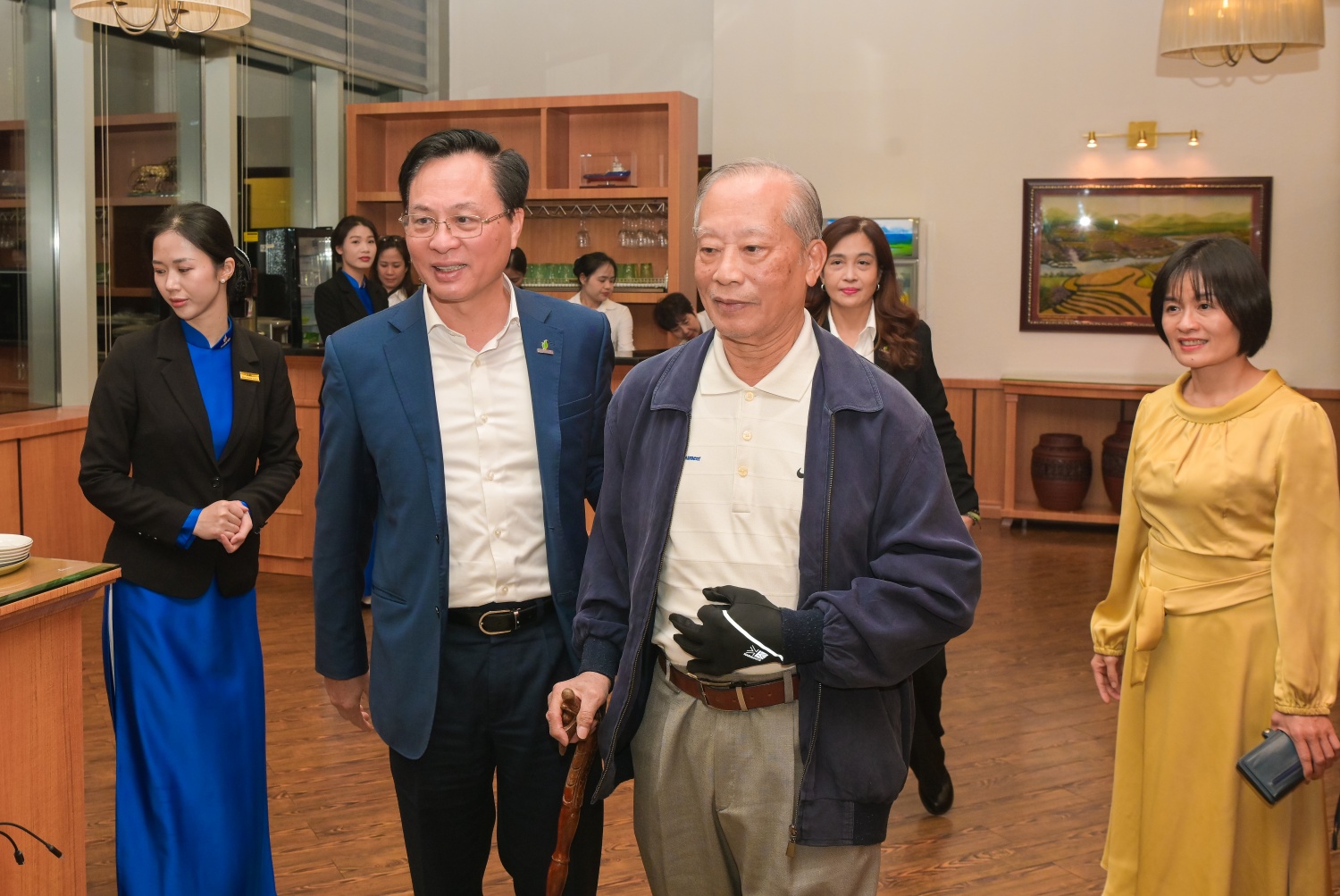 Petrovietnam tri ân cán bộ lãnh đạo qua các thời kỳ nhân kỷ niệm Ngày truyền thống ngành Dầu khí Việt Nam Petrovietnam tri ân cán bộ lãnh đạo qua các thời kỳ nhân kỷ niệm Ngày truyền thống ngành Dầu khí Việt Nam