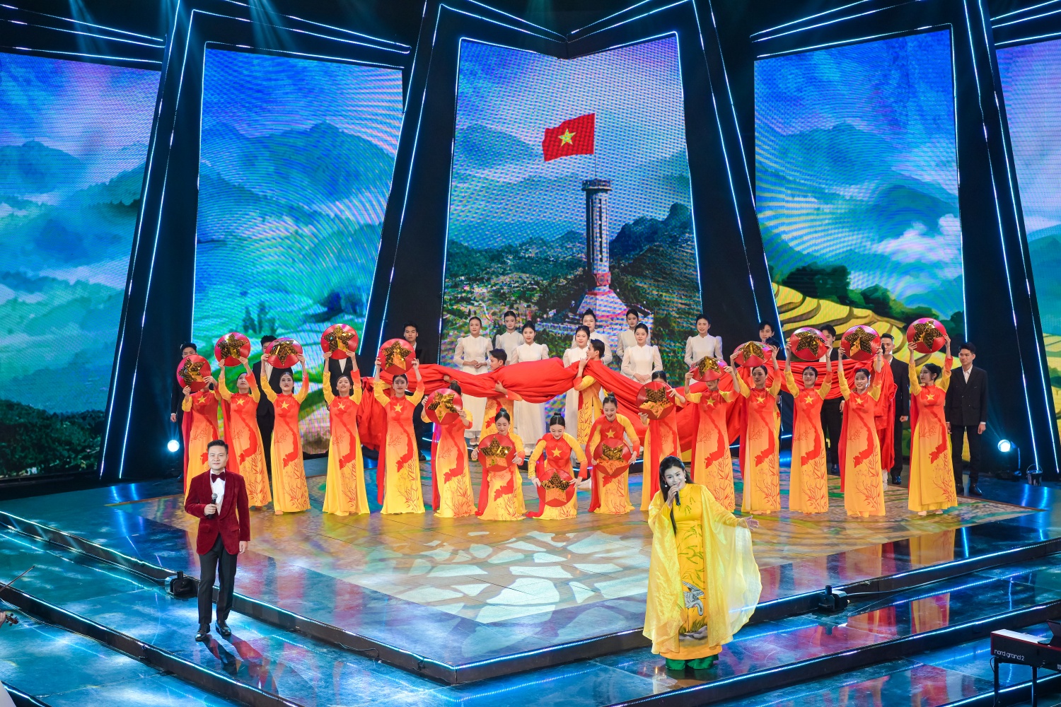 “Giai điệu tự hào những người giữ lửa”: Hành trình từ di sản đến tầm nhìn tương lai “Giai điệu tự hào những người giữ lửa”: Hành trình từ di sản đến tầm nhìn tương lai