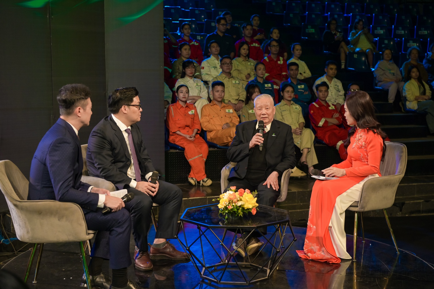 “Giai điệu tự hào những người giữ lửa”: Hành trình từ di sản đến tầm nhìn tương lai “Giai điệu tự hào những người giữ lửa”: Hành trình từ di sản đến tầm nhìn tương lai