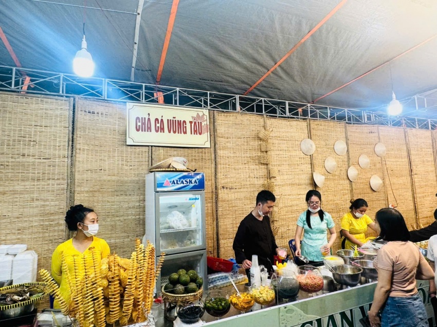 Khai mạc OCOP Thành phố Hồ Chí Minh Lần thứ I: Nâng tầm thương hiệu Việt, Lan tỏa tinh thần Lá lành đùm lá rách Nâng tầm thương hiệu Việt, hướng về đồng bào miền Trung