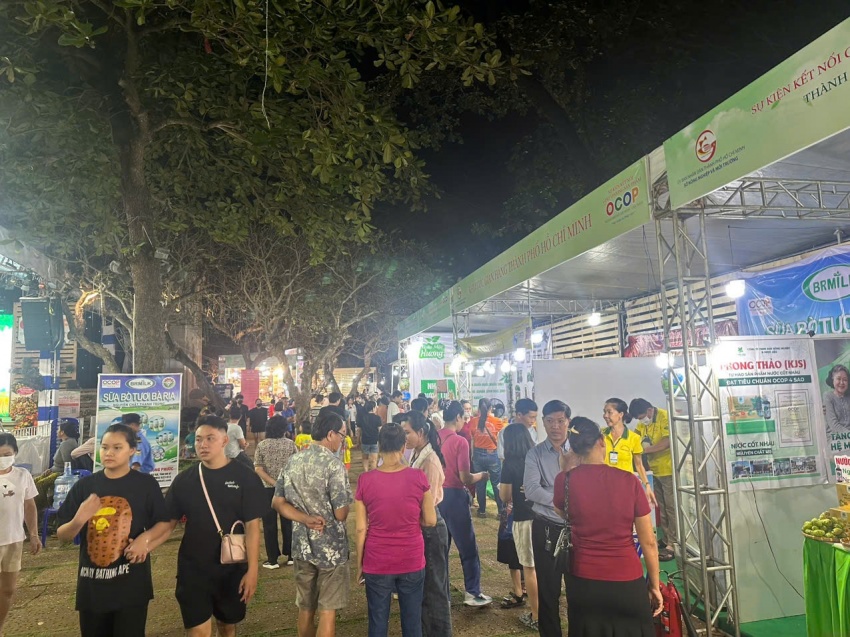 Khai mạc OCOP Thành phố Hồ Chí Minh Lần thứ I: Nâng tầm thương hiệu Việt, Lan tỏa tinh thần Lá lành đùm lá rách Nâng tầm thương hiệu Việt, hướng về đồng bào miền Trung