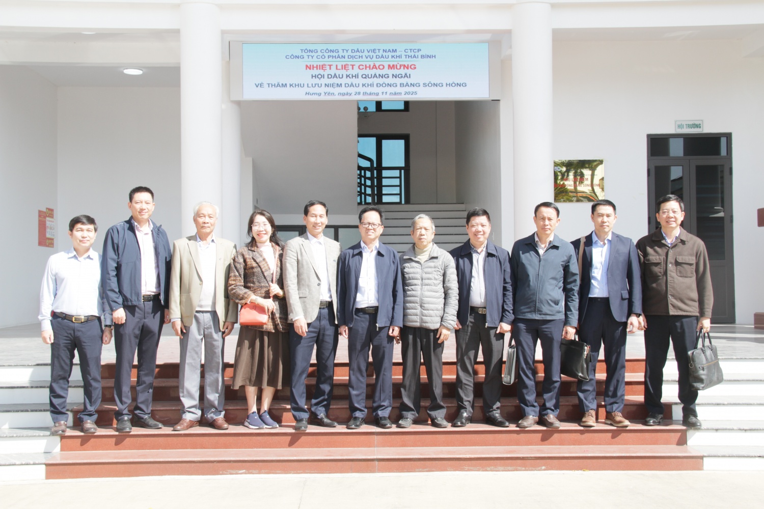 Hội Dầu khí Quảng Ngãi trở về “cái nôi” của ngành Dầu khí Việt Nam Hội Dầu khí Quảng Ngãi trở về “cái nôi” của ngành Dầu khí Việt Nam