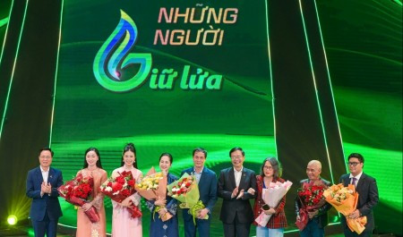 [Chùm ảnh] "Giai điệu tự hào những người giữ lửa”: Tôn vinh hành trình kiến tạo năng lượng quốc gia