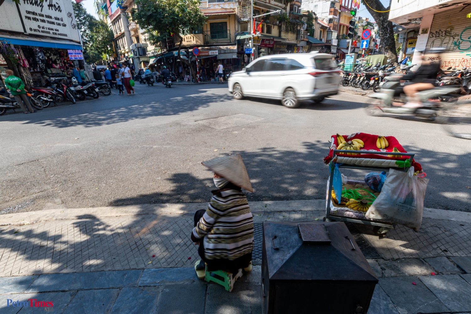 Buồn vui phố Hàng Mã