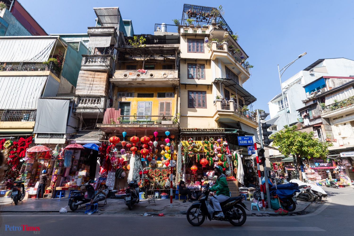 Buồn vui phố Hàng Mã