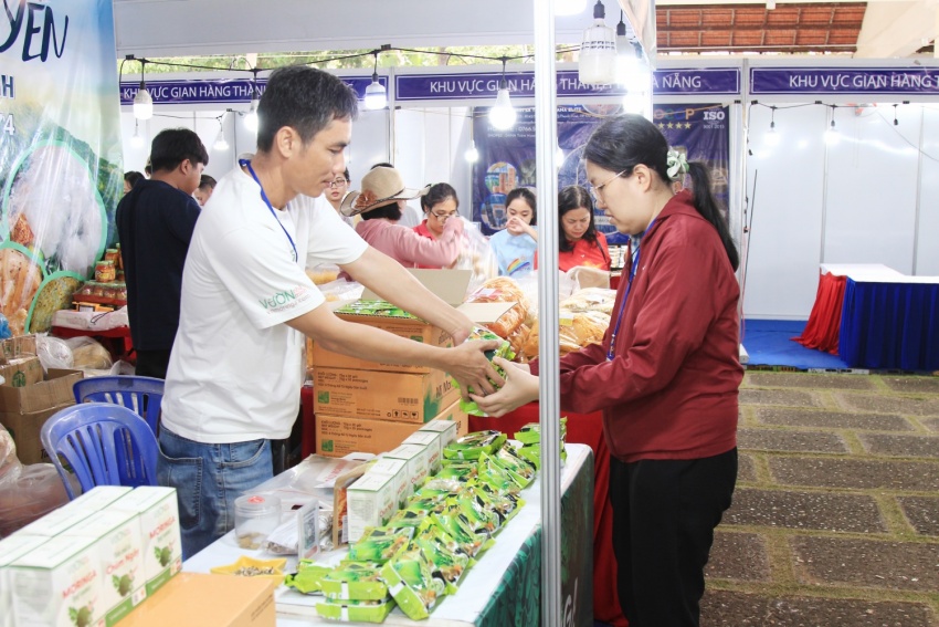 Kết nối giao thương OCOP TP HCM: Doanh thu ấn tượng, mở ra nhiều cơ hội mới