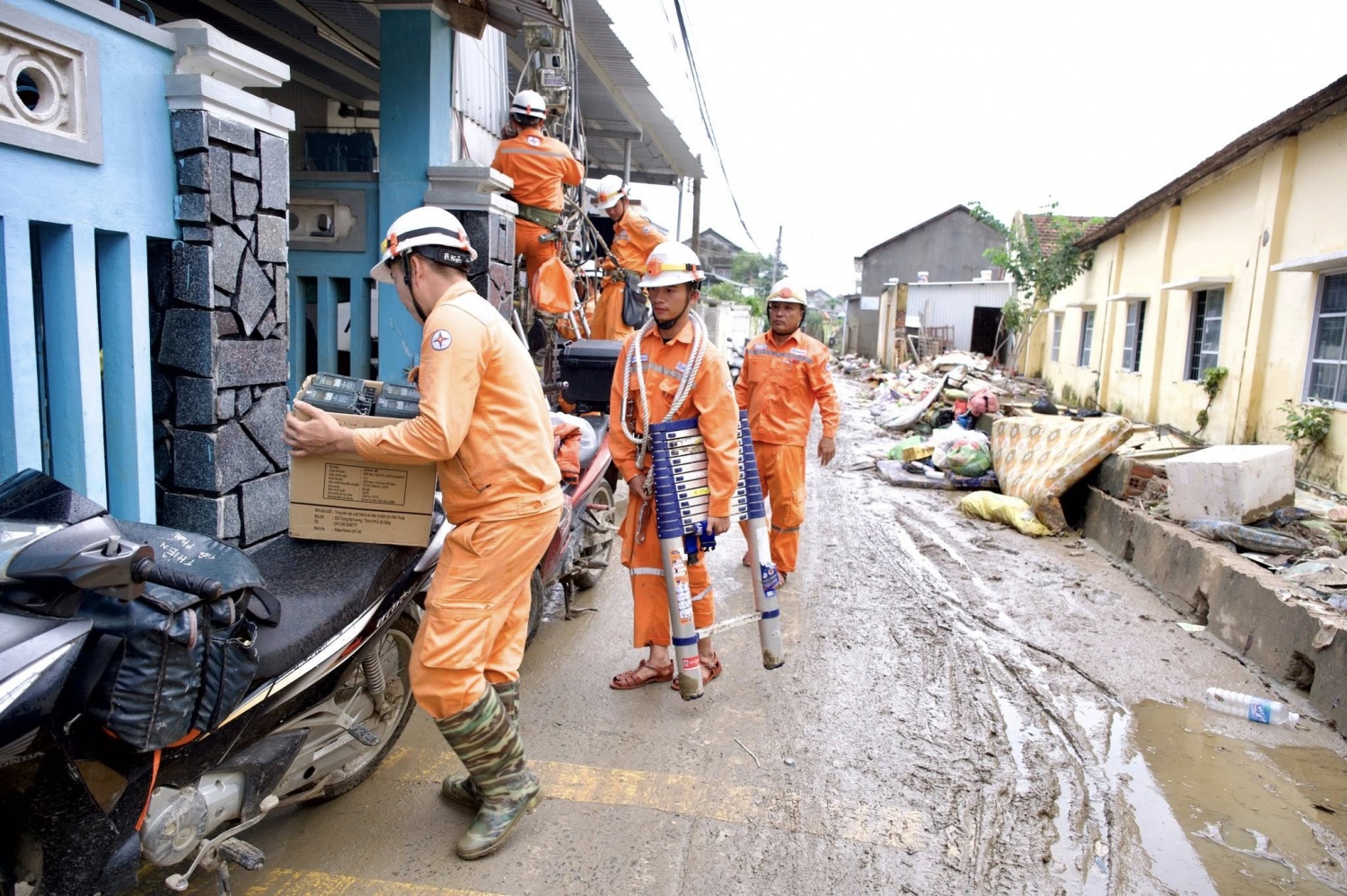 EVN triển khai tháng tri ân khách hàng năm 2025 EVN triển khai tháng tri ân khách hàng năm 2025