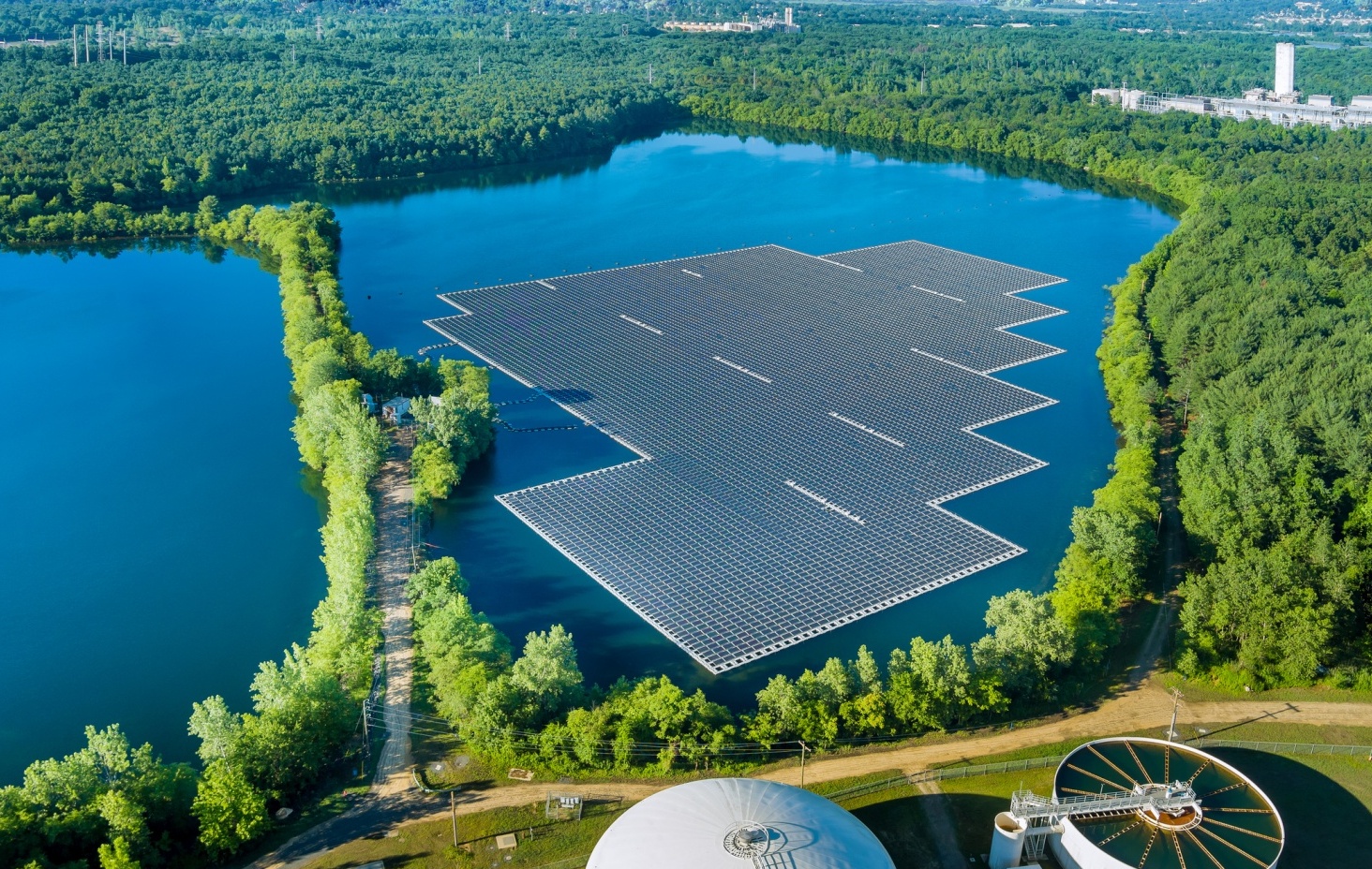 Bùng nổ điện mặt trời nổi