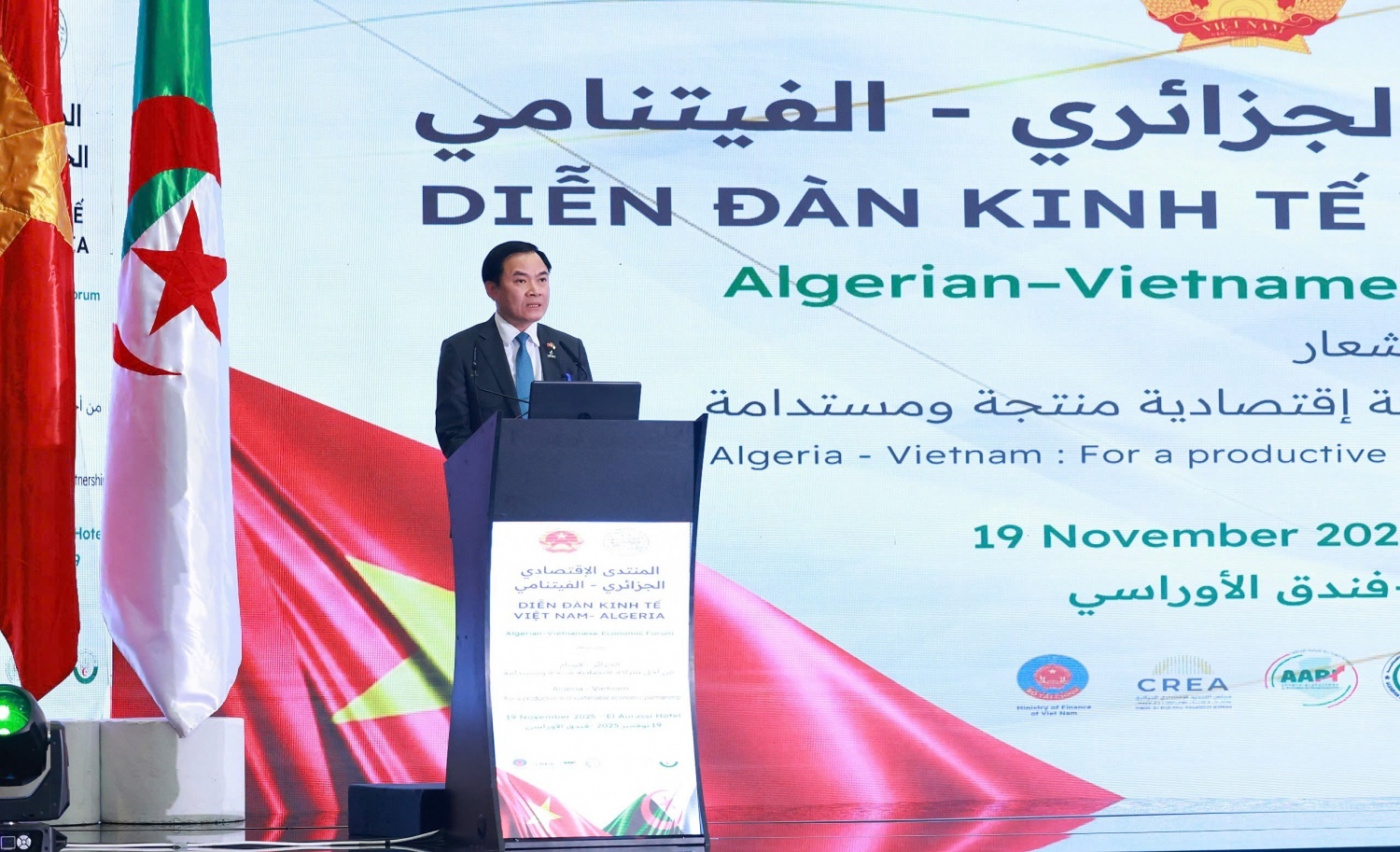 Petrovietnam tăng tốc về đích sớm kế hoạch năm 2025, giữ vững đà tăng trưởng Petrovietnam tăng tốc về đích sớm kế hoạch năm 2025, giữ vững đà tăng trưởng