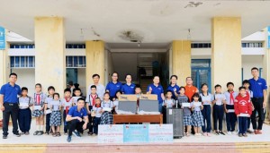 Tuổi trẻ Vietsovpetro hướng về vùng lũ Gia Lai với chương trình “Tiếp bước đến trường”