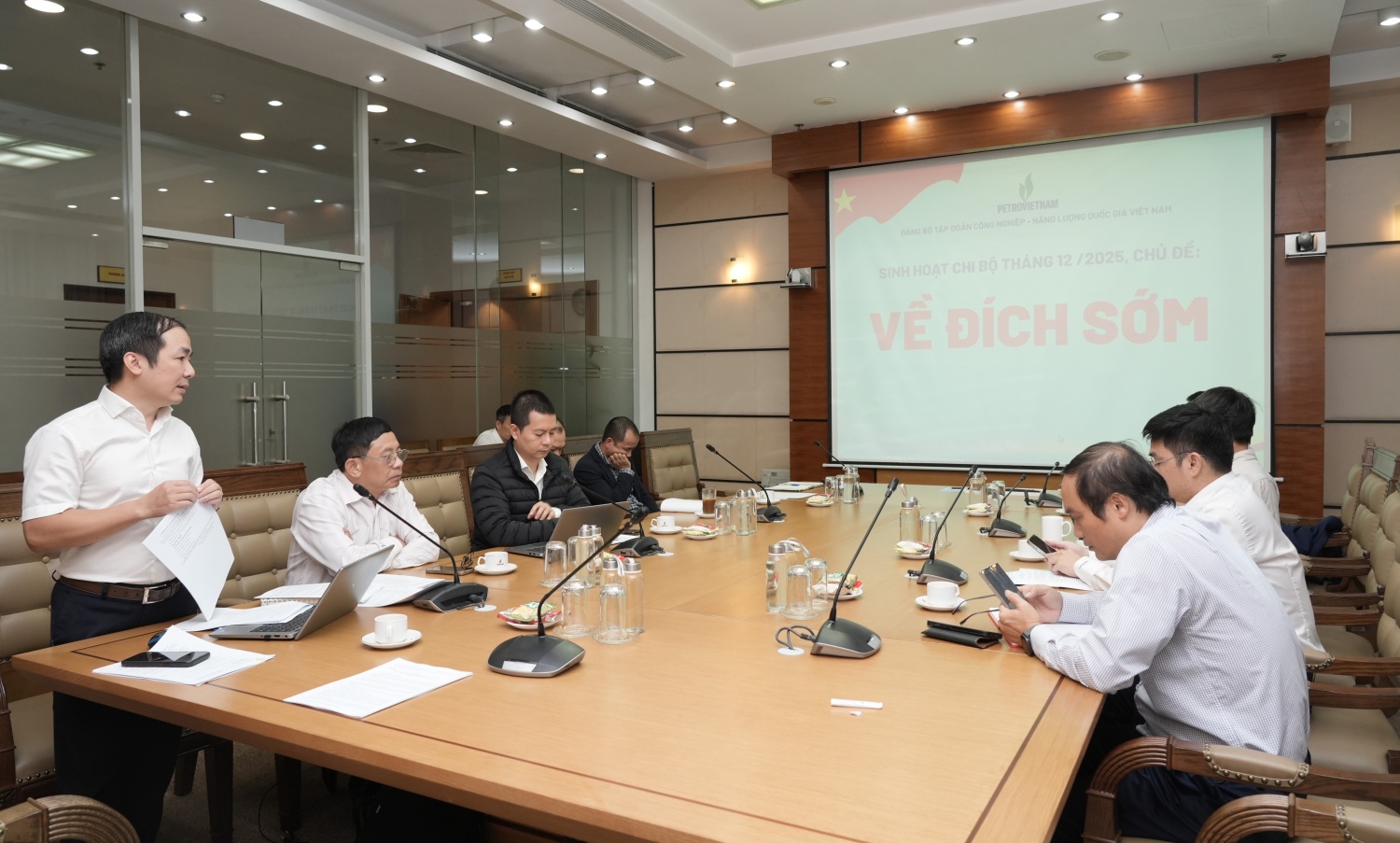 [Chùm ảnh] Đảng bộ BMQL&amp;ĐH Petrovietnam quán triệt tinh thần “Về đích sớm”, hoàn thành xuất sắc nhiệm vụ cả năm 2025