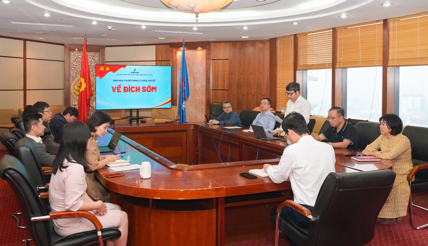 [Chùm ảnh] Đảng bộ BMQL&amp;ĐH Petrovietnam quán triệt tinh thần “Về đích sớm”, hoàn thành xuất sắc nhiệm vụ cả năm 2025