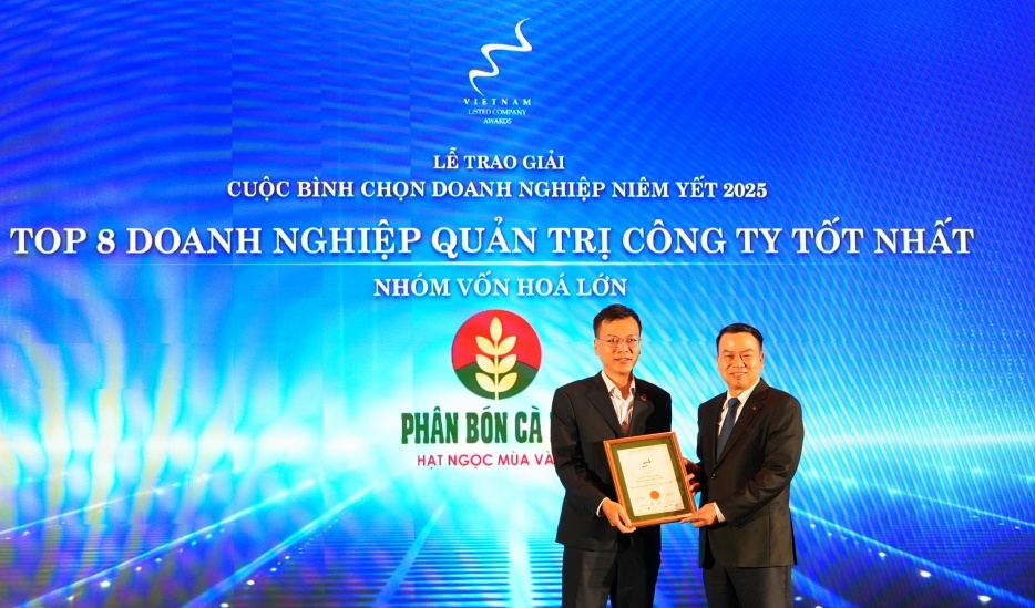 Phân bón Cà Mau lọt Top 8 doanh nghiệp quản trị tốt nhất, giành giải Nhất phát triển bền vững 2025