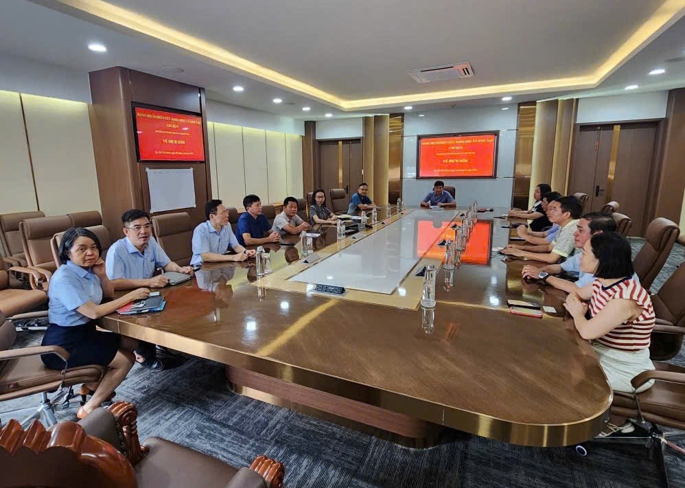 Đảng bộ Nghiên cứu Khoa học và Đào tạo thi đua 