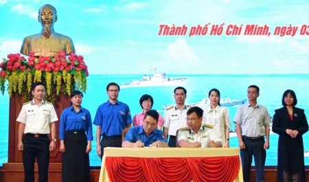Đoàn Thanh niên Vietsovpetro và Xí nghiệp Xây lắp kết nghĩa với Lữ đoàn 171